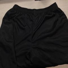 Pantalons curts, segons ha informat Hotel van der Valk Maastricht mitjançant iLost