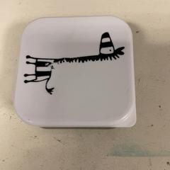 Pudełko śniadaniowe, zgłoszono przez Artis przy użyciu iLost