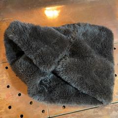 Kožušinový šál Van donderdag nacht 19-02, ako bolo nahlásené De Heeren van Aemstel pomocou iLost