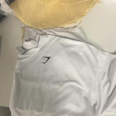 تي شيرت & القبعة shirt، كما تم الإبلاغ عنه بواسطة Silver Sands Beach عبر iLost