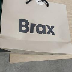 ネックポーチ - papieren tas がiLostで Regio Antwerpen - Brussel によって報告されました