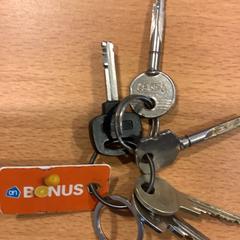 Sleutels Geel, zoals gemeld door Gemeente Amsterdam met iLost