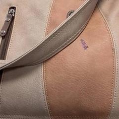 Taška Beige, Bereket, jak nahlášeno Qbuzz Fryslân pomocí iLost