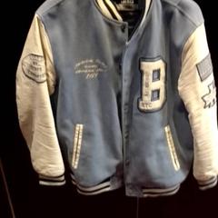 Jacket Blauw/Wit, as reported by TivoliVredenburg using iLost