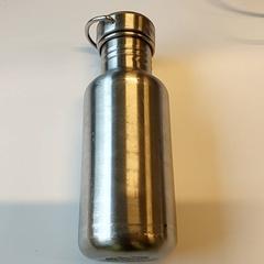 زجاجة الشرب، كما تم الإبلاغ عنه بواسطة Regio Limburg - Leuven عبر iLost