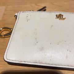 Portafoglio, come riportato da Designer Outlet Roermond utilizzando iLost