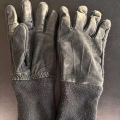 Handschuhe, gemeldet von TCR Tours über iLost