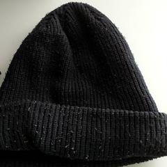 Kleding - Muts zwart, a été signalé par Centraal magazijn utilisant iLost