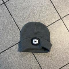 Txapela, gisa salatu by Regio Oost-Vlaanderen iLost erabiliz