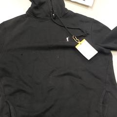 衣類 zwarte trui がiLostで Centraal magazijn によって報告されました