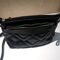 Borsa, come riportato da IKEA Groningen utilizzando iLost
