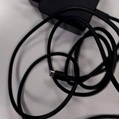 ノートパソコンの充電器 Zwart がiLostで Vrije Universiteit Amsterdam によって報告されました