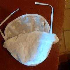 Kleding wit zomer hoedje, segons ha informat Apenheul mitjançant iLost