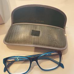 lunettes dans son étui / glasses in their bag, as reported by MEININGER Hotel Paris Porte de Vincennes using iLost