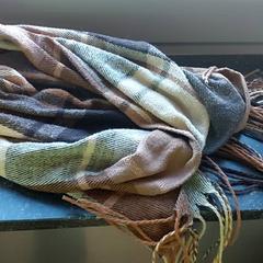 Arropa - Sjaal, gisa salatu by Regio Oost-Vlaanderen iLost erabiliz