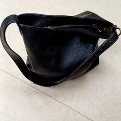 バッグ Zwart がiLostで Qbuzz GD Groningen Peizerweg によって報告されました