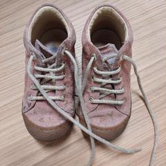 Zapatos de niños roze, ha sido reportado por IKEA Hengelo con iLost