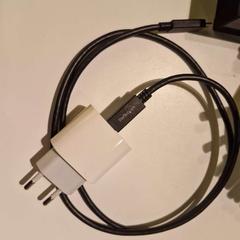 İLost kullanarak Room Mate Bruno tarafından bildirildiği gibi Adaptör BLACK CABLE