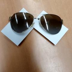 Glasögon, rapporterat av Regio Antwerpen - Brussel med iLost