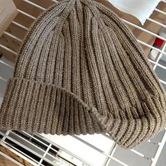 Kalap Bonnet marron, amint azt IKEA Paris - Rivoli az iLost segítségével jelentette.