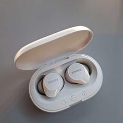 Earphones, gemeldet von Universiteitsbibliotheek Universiteitskwartier über iLost
