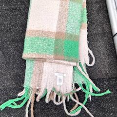 Scialle Groen, bruin, beige, geblokt., come riportato da Schaatsbaan Rotterdam utilizzando iLost