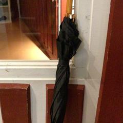 우산 Zwart, iLost를 사용하여 IKEA Wilrijk에 보고됨