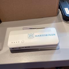 Banco de enerxía, segundo informou MEININGER Hotel Paris Porte de Vincennes usando iLost