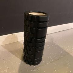 Back roller Back roller (black)، كما تم الإبلاغ عنه بواسطة Room Mate Bruno عبر iLost