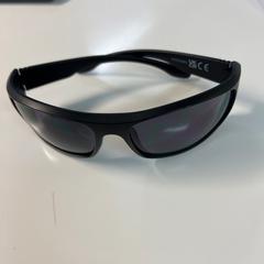 Sunglasses, amint azt Hertz az iLost segítségével jelentette.