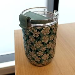 Oma theebeker omas theebeker, zoals gemeld door Pathé Scheveningen met iLost