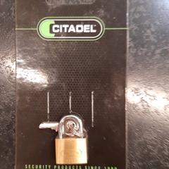 Lås, rapporterat av Rotterdam The Hague Airport med iLost