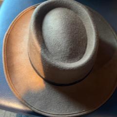 Hatt, rapporterat av Inntel Hotels Amsterdam Landmark med iLost