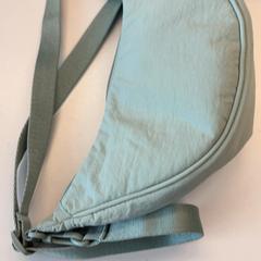 Saszetka nerka Mintgroen, zgłoszono przez Pathé Schouwburgplein przy użyciu iLost