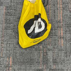 Handtas, a été signalé par Connexxion Amstelland-Meerlanden Schiphol Noord utilisant iLost