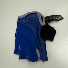 Handschoen blauw zwart, iLost를 사용하여 Stad Peer에 보고됨