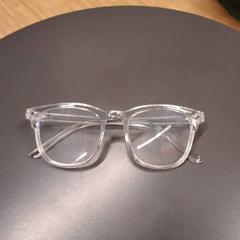 Glasögon de vue, rapporterat av IKEA Nice Saint Isidore med iLost