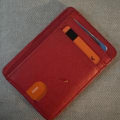 Red cardholder / wallet, as reported to iLost