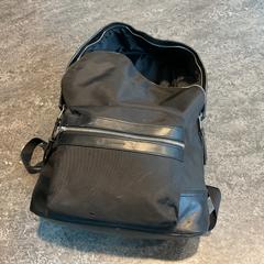Mochila, segundo informou Gemeente Amsterdam usando iLost