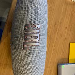 Speaker, amint azt Amsterdam ID Aparthotel az iLost segítségével jelentette.