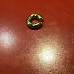 Šperky Gold, ako bolo nahlásené MEININGER Hotel Berlin Alexanderplatz pomocou iLost