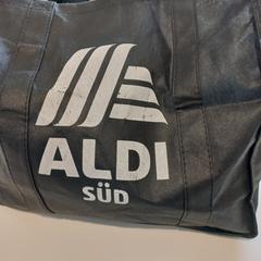 札入れ Draagzak がiLostで Arriva Limburg Zuid によって報告されました