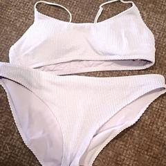 Fürdőruházat (alkategória), amint azt Van der Valk Hotel Apeldoorn - De Cantharel az iLost segítségével jelentette.