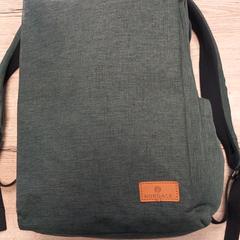 Rugzak met kleding en laptop, jak nahlášeno Pouw Vervoer pomocí iLost