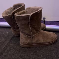 Shoes, as reported by Schaatsbaan Rotterdam using iLost