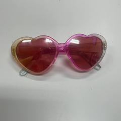 Gafas de sol roze hartjesvorm, ha sido reportado por IKEA Amersfoort con iLost