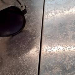 Ulleres de sol, segons ha informat Rotterdam The Hague Airport mitjançant iLost