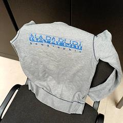 كنزة صوفية، كما تم الإبلاغ عنه بواسطة Qbuzz GD Groningen HS عبر iLost