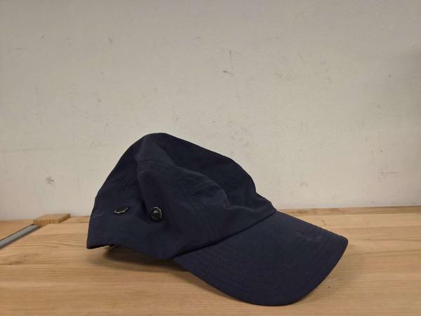 Cap blauw
