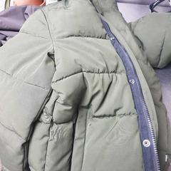 Groene gelaagde parka, ha sido reportado por De Heeren van Aemstel con iLost